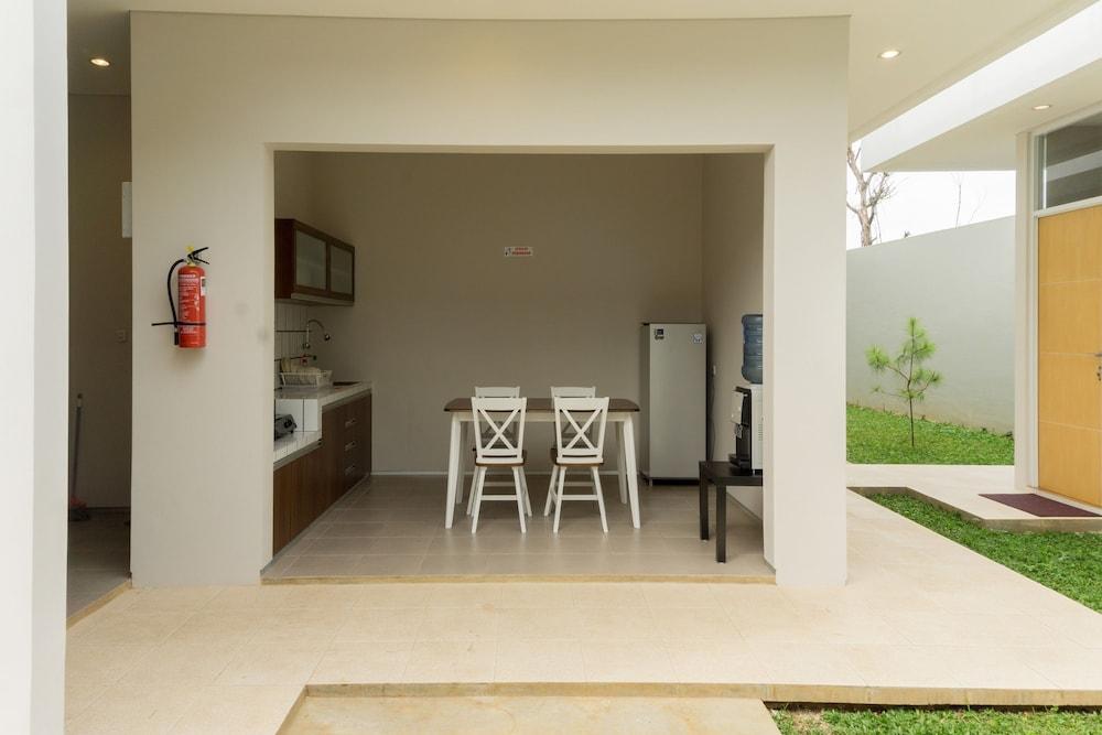 Oyo 367 Ridha Residence Bandung Zewnętrze zdjęcie